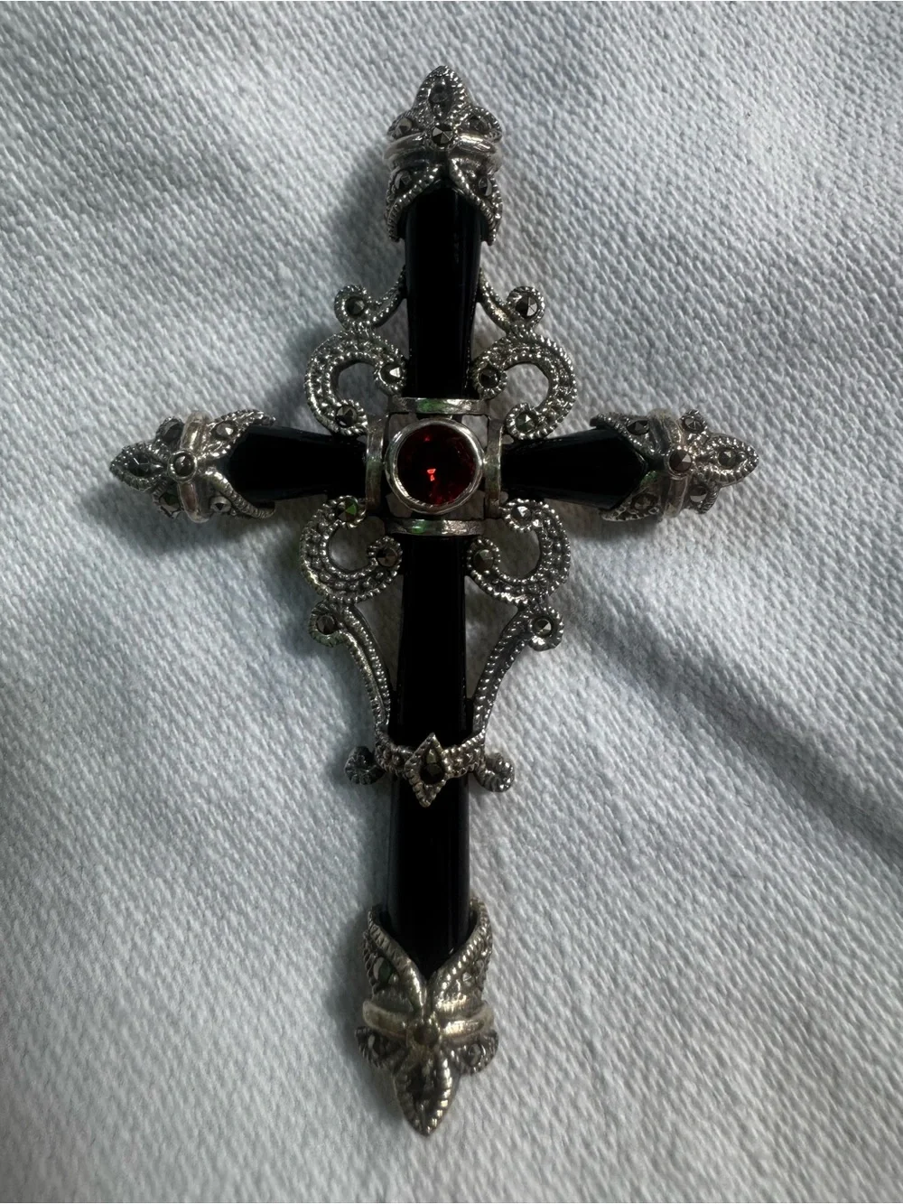 Exquisite Vintage Sterling, Onyx and Marcasite Decorative Cross w/red gemstone